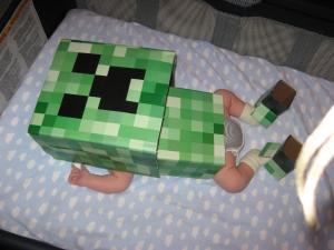 Minecraft-Costume-Baby-Creeper